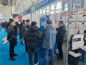 金鋒帶鋸床亮相合肥機(jī)床展：高效精準(zhǔn)穩(wěn)定，吸睛無數(shù)